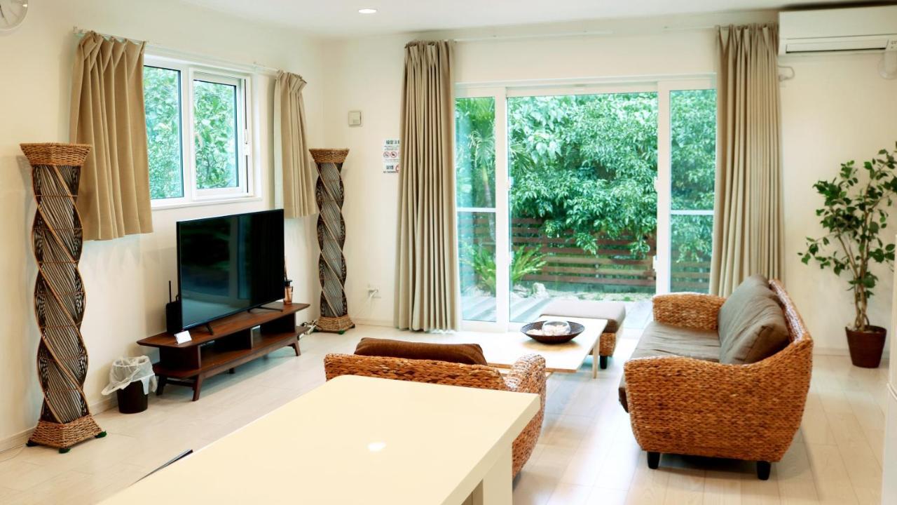 Irie House Motobu Villa Exterior foto